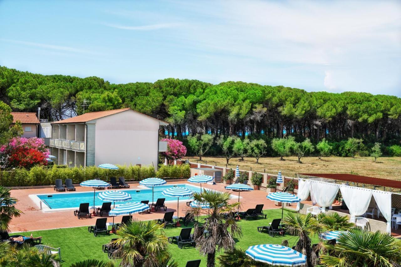 Oleandri Suite Hotel Vada Exterior photo